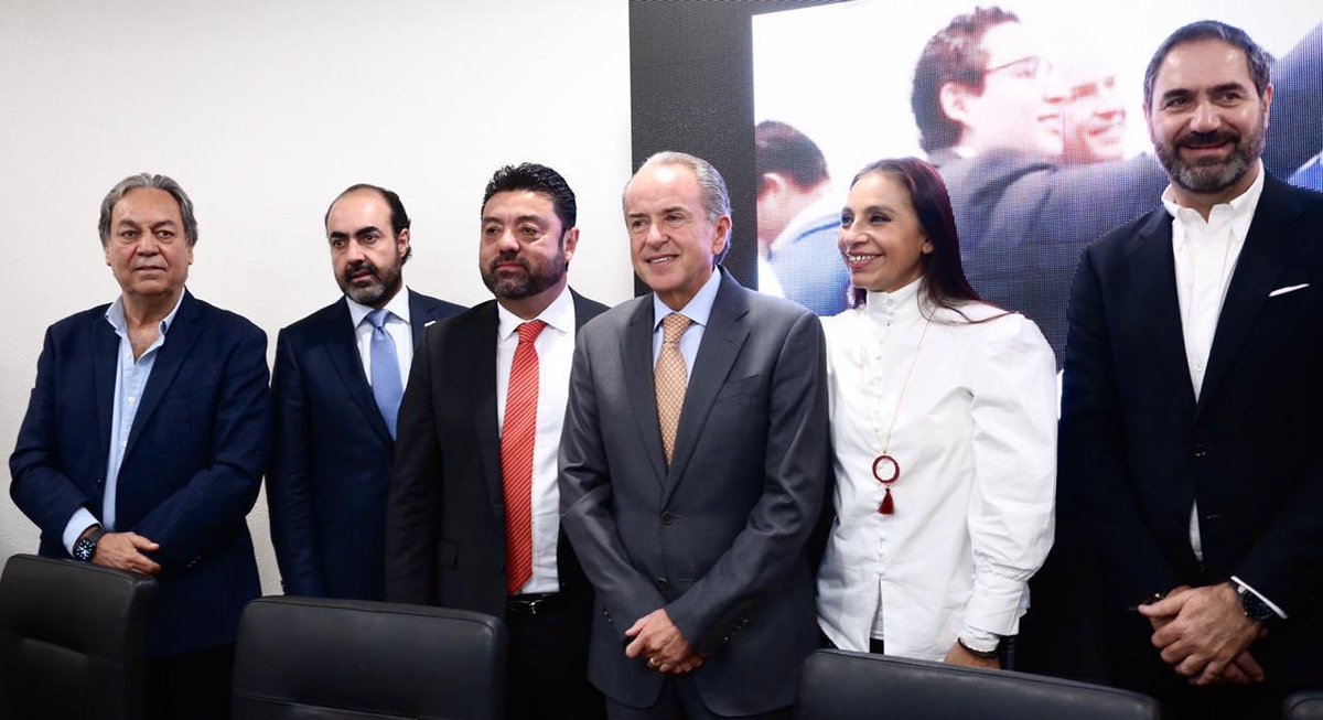 AlePerezOndarza's tweet photo. Ayer fue un gran día para nuestra cámara, cerramos este ciclo de la mejor manera. Gracias a todos. @JMCarrerasGob https://t.co/o4bUtSxlZH