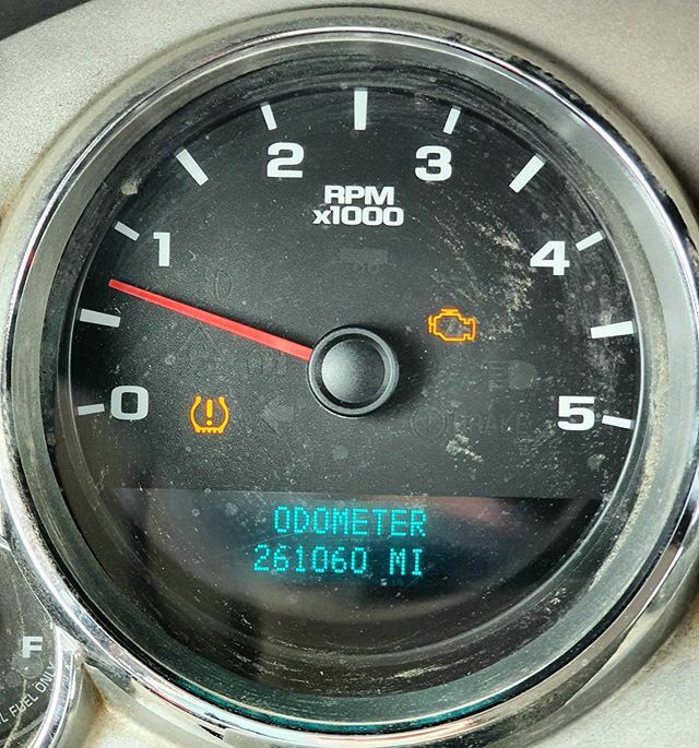 Superbrianjames's tweet photo. I have been putting my western hunting dreams on hold since I need a more "reliable" and "off-road" capable rig. She's done alot of work over the years, but is in the shop a little too often these days to make it far from home. The rig from @bigtruckfarms @steelfarmcustoms a… https://t.co/H8zi9eFKao