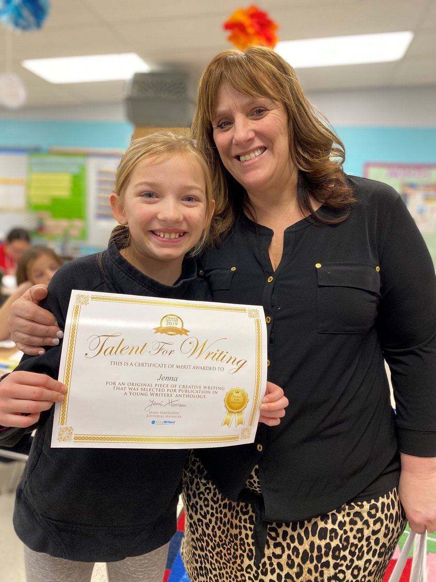 WUFSK8's tweet photo. We are so proud to see our staff and students working together on a daily basis. Mrs. Gillen worked with Jenna on a writing project that was submitted in a national contest and recognized initially as a finalist. https://t.co/FOO87Izh5u