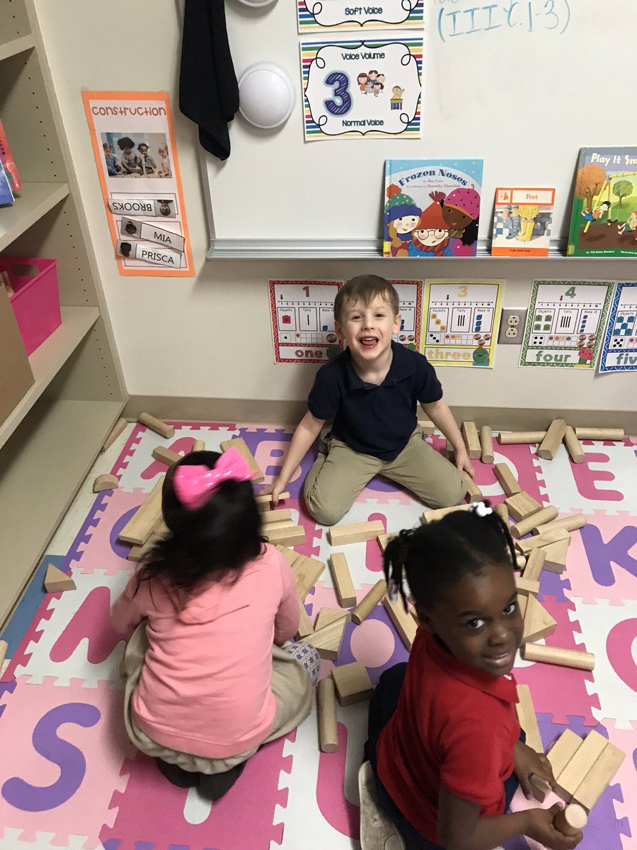 ReidKaylea's tweet photo. We are loving our winter centers! ❄️💙 #thisiswalker #prek @CISDWalker https://t.co/P4zP0Won1y