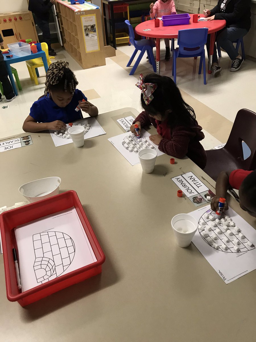 ReidKaylea's tweet photo. We are loving our winter centers! ❄️💙 #thisiswalker #prek @CISDWalker https://t.co/P4zP0Won1y