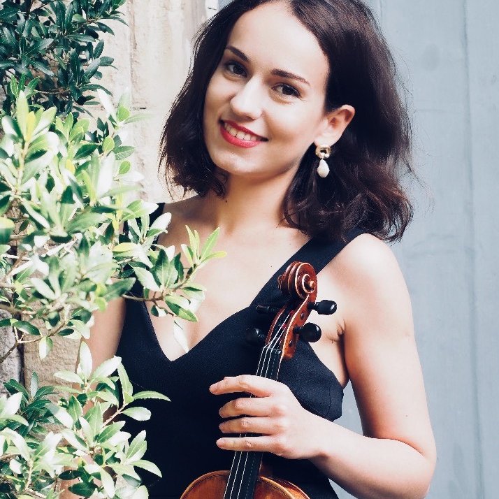 SCMTMusic's tweet image. SCMT has recently recruited some absolutely brilliant new teachers for piano, violin and singing. Featured here is Natalia... a violin and piano teacher with a wealth of experience, inspiration and talent at her finger-tips.  cassam.co.uk