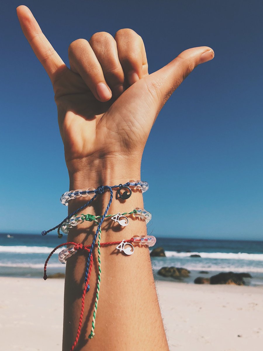 ESU_msc's tweet photo. 4ocean is here to clean up our ocean. This organization truly is saving our marine life while also keeping our Earth clean. Each purchase pulls 1lb of trash from the ocean. Over 7 million pounds have been pulled so far, so let’s keep it up!🥳 https://t.co/UXxQX6R0Qm