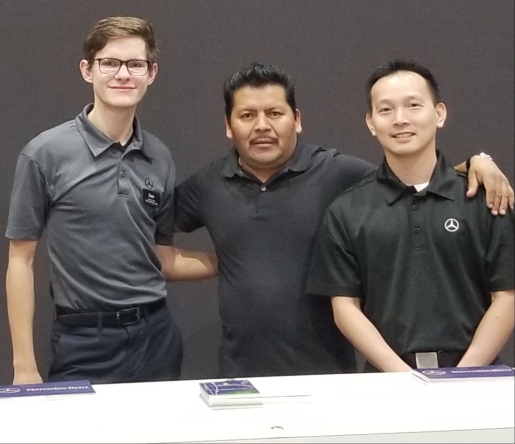 CG_Repair's tweet photo. Collaborating and sharing ideas!!! We love talking with others in the Mercedes-Benz industry!!! We love what we do!! Come by 3808 Jeanetta St, Houston, TX 77063, call us 713-785-8668, or visit https://t.co/vhS5awBCcV
#Mercedes-Benz #car repair #Houston,TX https://t.co/yY7qqvn3HA