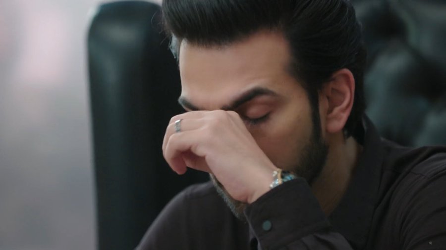 Another appreciation post for  @karanvgrover22 's delicate fingers