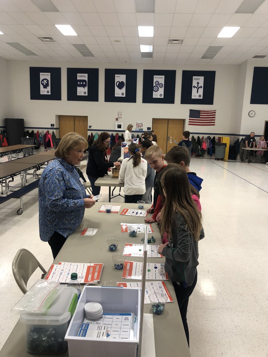 awlsmo's tweet photo. The “Energy” is high learning about energy with @ISTscience THANK YOU to MAPS and all the volunteers that make this possible! #STEAM #handsomlearning https://t.co/5Bp9fAgNGe