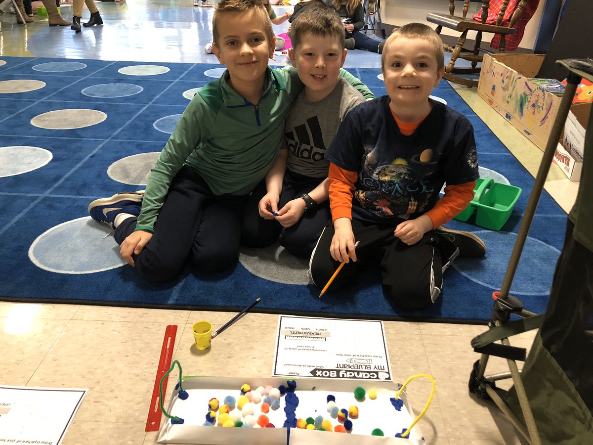 MrsSilva3grade's tweet photo. “Candy box” making on the learning lab! Some interesting designs from these 3rd graders! @CastletonES @SchodackCSD @Castleton_ILL https://t.co/s9I6R99s7j