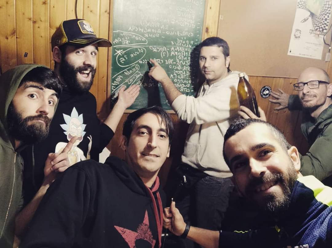 Seguimos traballando duro no próximo disco, pero non teñades presa que ainda queda un longo percorrido nesta nova loita!! 🤗🤗🎸🎺🔥