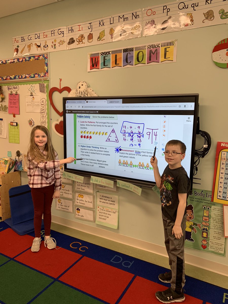 DebiMarinelli's tweet photo. Amazing fact family learning! A lot of teamwork and grit! @GBSGr1 @GoldenBrookWSD #firstgradefamily https://t.co/rmknlOmHv0