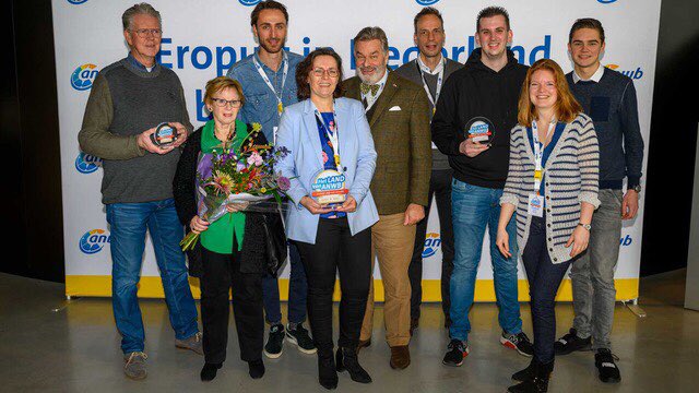 Eemlijn's tweet photo. Hoera vandaag zijn we 3e geworden bij de verkiezing “Leukste uitje van 2020” in Utrecht. Daar zijn we erg trots op, ook zijn we overweldigd door de positieve reacties die onze stemmers erbij vermelden. Hartelijk dank en graag tot volgend seizoen dat begint op 15 april. https://t.co/dca2pABa6Z