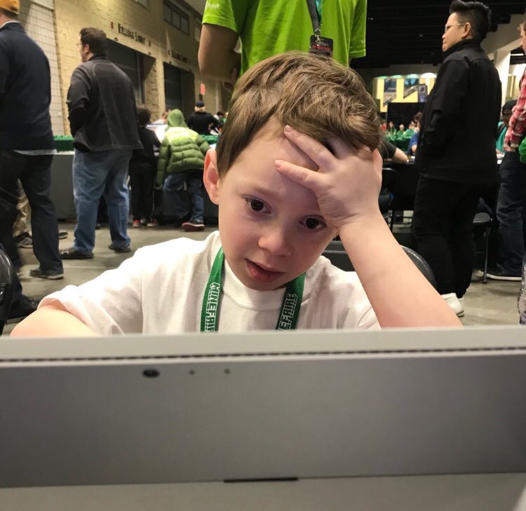 ungefähr genau so beschissen sah mein walk zur bühne aus als ich mein abi zeugnis abgeholt hab #GNTM