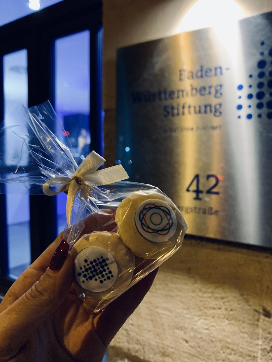 Chancengleichheit ist ein Wert, für den es sich zu kämpfen lohnt - gibt <a href="/CYounosi/">Cawa Younosi</a> jedem mit auf den Weg.

Danke <a href="/TijenOnaran/">Tijen Onaran</a> und @juliacaroko für dieses wertvolle Network Treffen.

Teaser: mit <a href="/SharifzadaM/">Margan Sharifzada</a> planen wir schon das nächste #GDWinSTR #GDWxDaimlerMobility