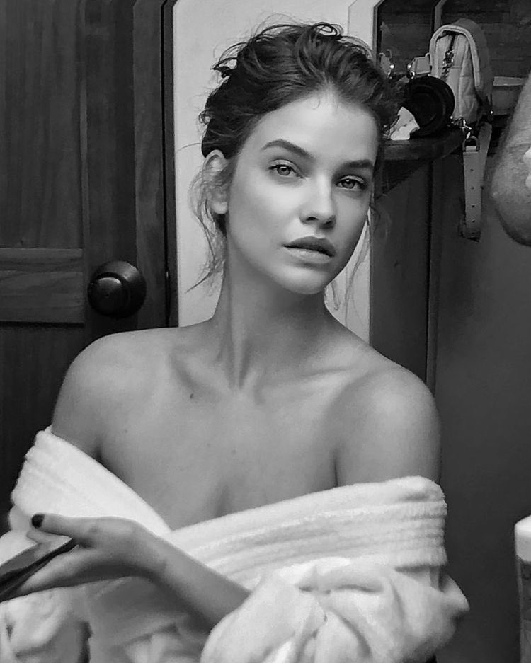 Relaxing evening at hand 

#EllieMay #EllieMayAbbot #HPRP