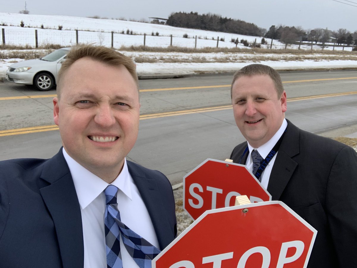 JeffSpilker's tweet photo. Dress for success on traffic duty today! Look good, direct good, drive good. #SouthsidePride #Safety https://t.co/srm9ZZl1Rx