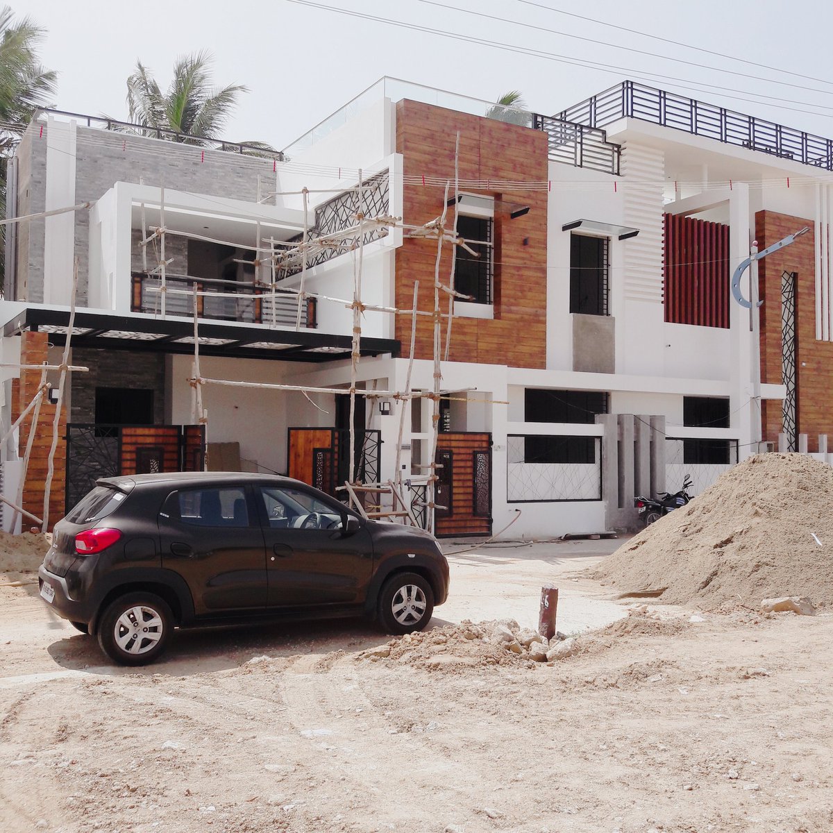 splashinteriorz's tweet photo. 30லட்சம் இன்டீரியர் ஒர்க் மட்டும். பில்டிங் வேல்யூ 2சி. 2கிச்சன், 3மாஸ்டர் பெட் ரூம், ஒரு ஹால், ஒரு ஸ்டடி ரூம், ஒரு தியேட்டர் ரூம்.  வீடியோ விரைவில். . .😇 https://t.co/XvsgeoDl99