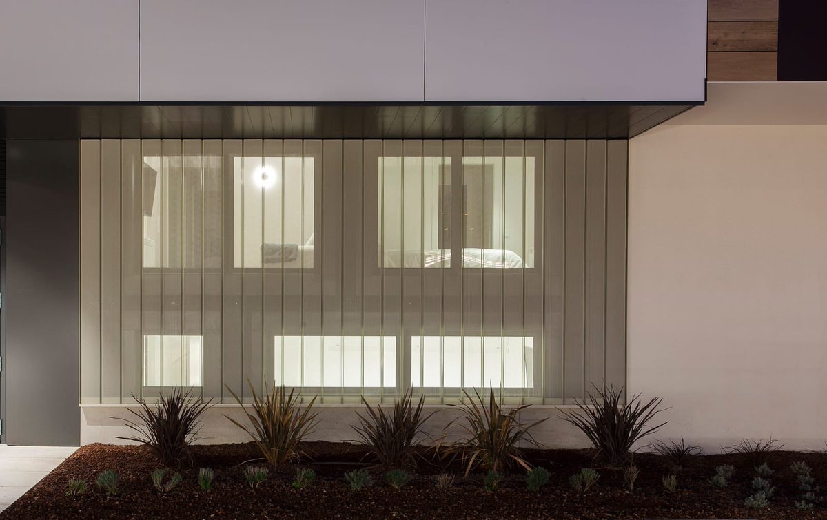 batvol's tweet photo. Hoy jueves 30 de enero hemos acudido a la inauguración de las nuevas oficinas de SISTHEMA #arquitecturatecnica unas oficinas en las que se nota la influencia de la arquitectura en los nuevos espacios de trabajo.

Instalación eléctrica realizada por #batvol para @baluarterym https://t.co/KWA0b6cm5s