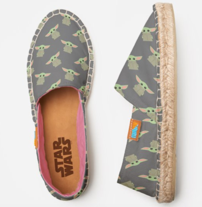 Disney's Baby Yoda Shoes Are Back With a New Design comicbook.com/gear/2020/01/3…