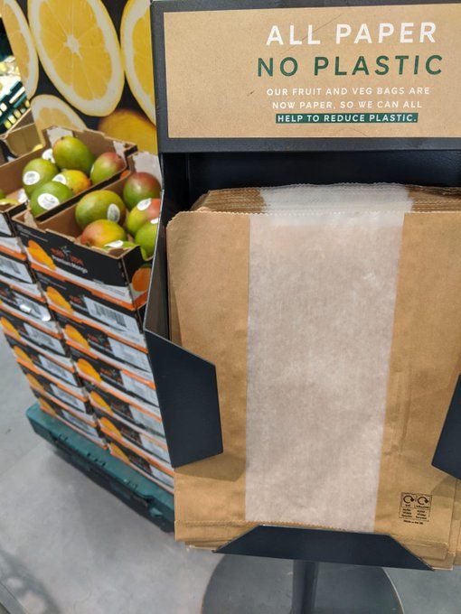 SAdvantageUK's tweet photo. @marksandspencer switches fruit and veg bags to paper in a #plastic reduction drive Well done M&amp;S #sustainability #plasticfree https://t.co/NyRLA4jqdN