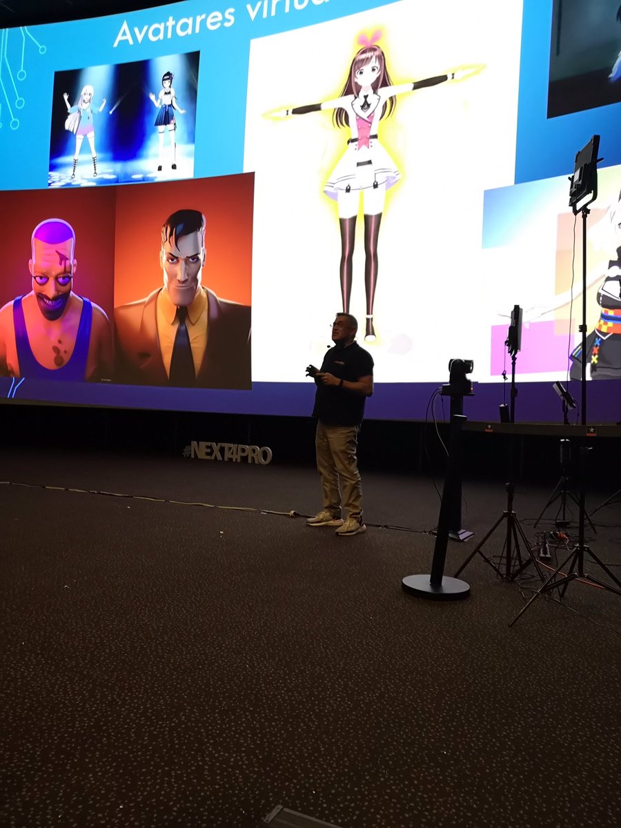 rendermotion_es's tweet photo. Hace poco hablamos en #Next4Pro, de @TangramNext, sobre tendencias en los avatares virtuales en Asia y el uso de softwares específicos para su diseño como Live2D y Shade 3D. La suma de estos avatares y @Xsens se usa cada vez más en espectáculos en vivo, entre otras aplicaciones. https://t.co/lNbrIQKbKU