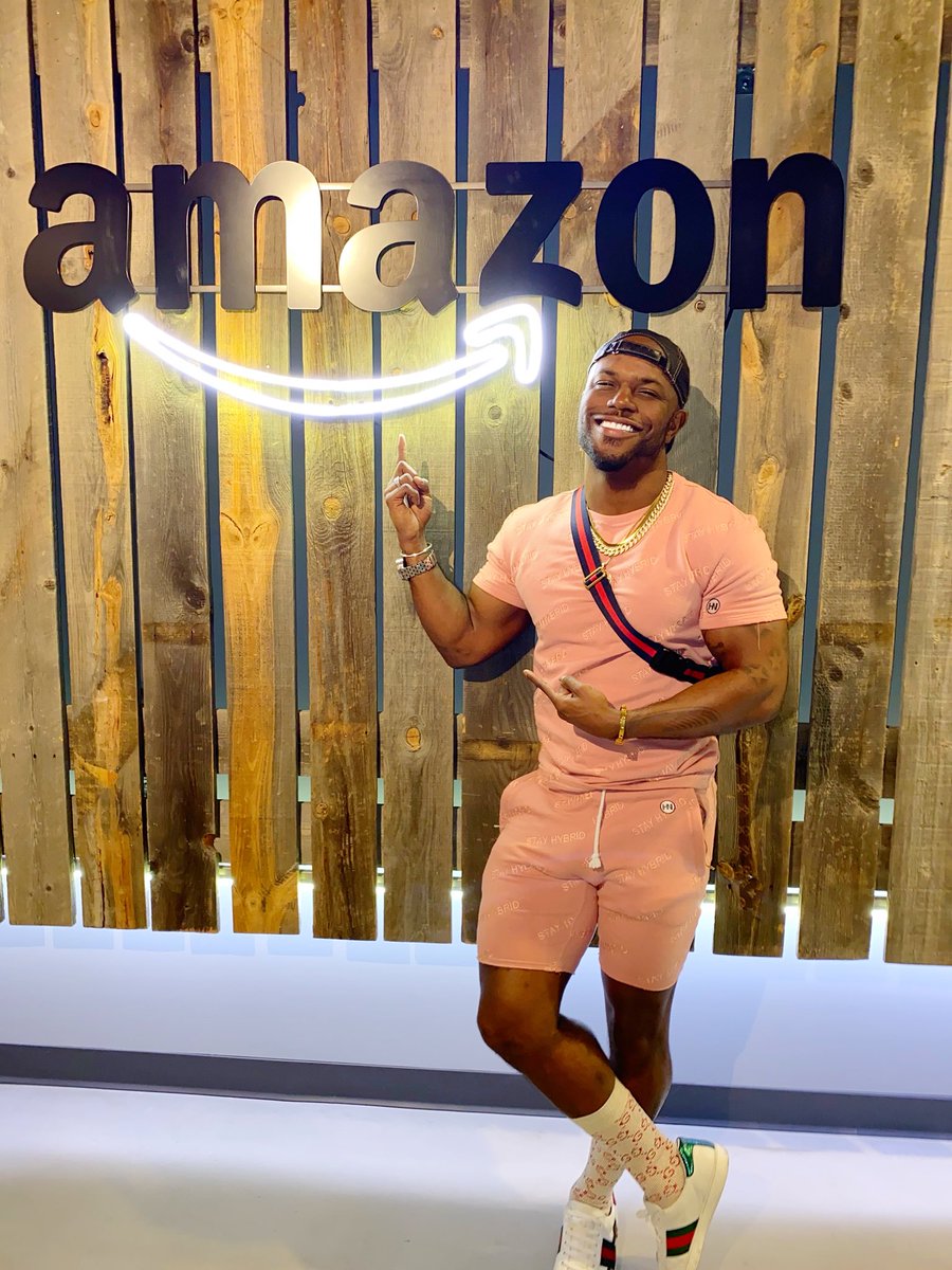 MilanChrisGordy's tweet photo. People love bringing up the fact I posed nude for Paper Magazine, was On a RealityTv show, or that I was gay ASF &amp; was in ballroom &amp; that I own an AdultToyline as if its a negative or like I give AF! But meanwhile on Amazon Prime Check out my TV series RAGERON that I Also OWN 🤗 https://t.co/jeY2ka2bVK