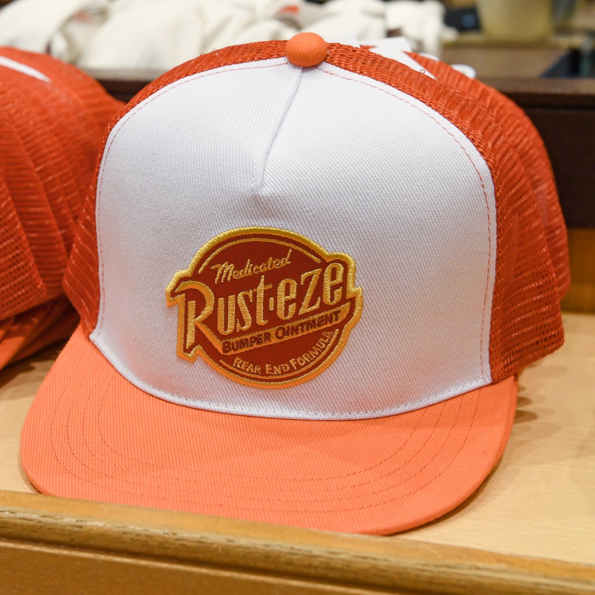 ট ইট র Mezzomikiのディズニーブログ モンスターズ インクのハット グリーンアーミーメンのハット カーズのキャップ 本日発売 価格各2900円 T Co Pozsmwgpfc