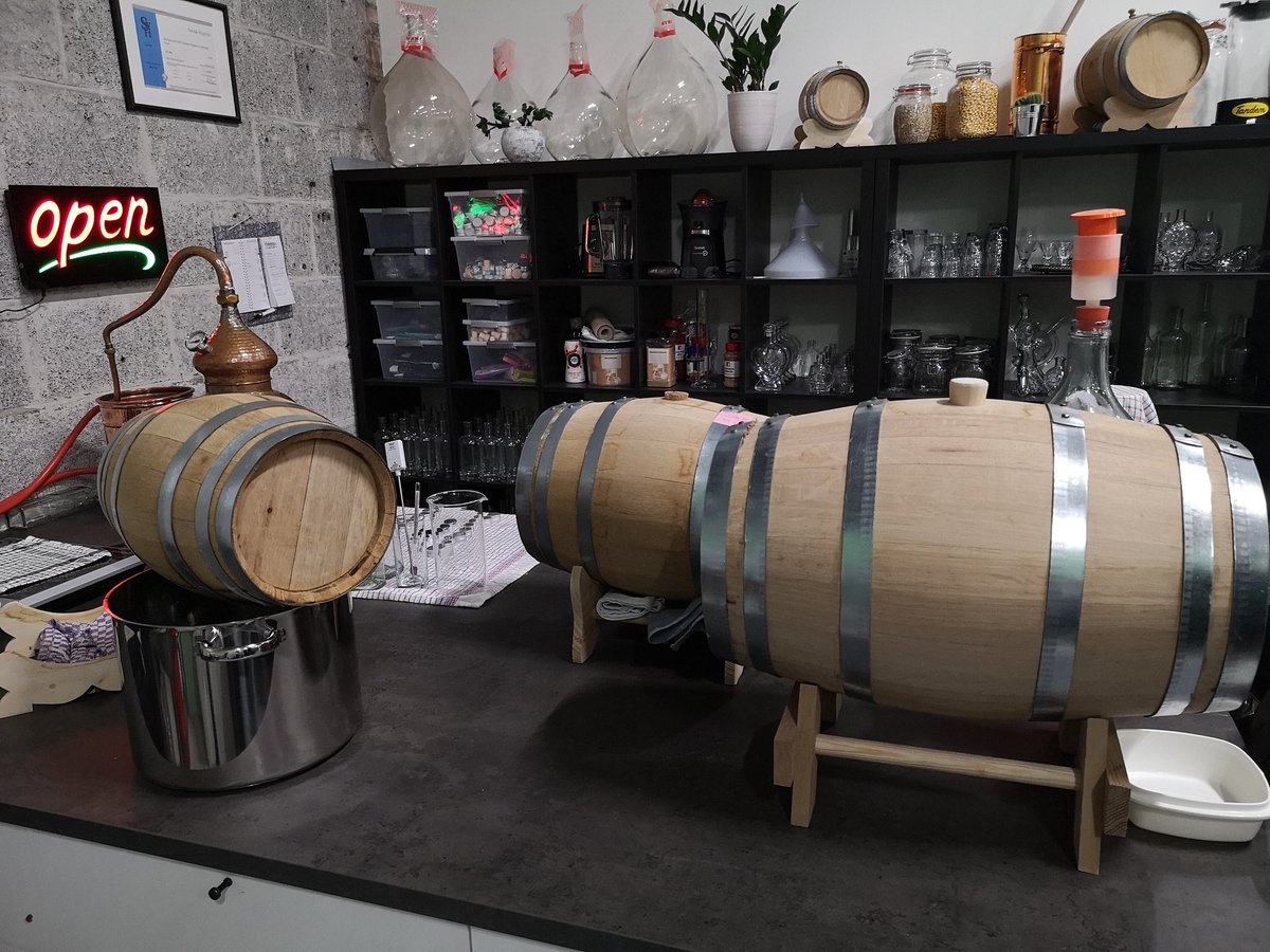 Puurdutch_nl's tweet photo. Bottle time #bottelen #Puurdutch #Puurdutch_nl #Bestmalted #Bestgraped #whiskey #Cognac #handmade #destilleerderij #Stokerij @cparkbata @n9neboxtel #best #noordbrabant #nederland https://t.co/kGJj7utMS3