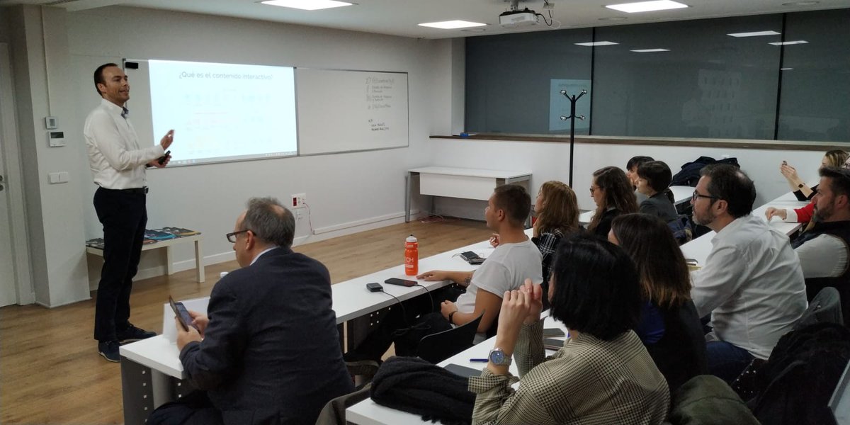 uemcbusiness's tweet photo. Patrick Dost nos habla ahora sobre #gamificacion en
#ENyDSocialMedia👏👏👌 https://t.co/mnEJ4B3a7u