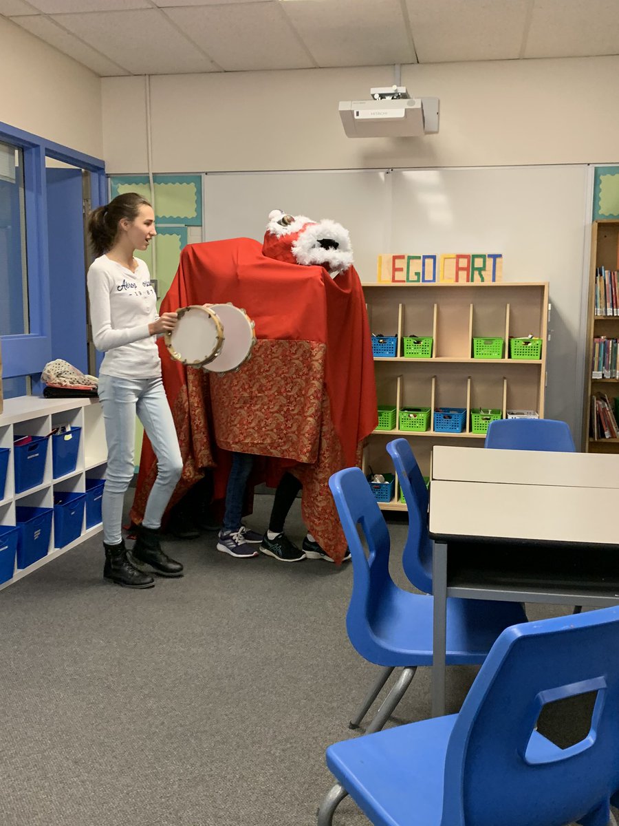 CindyHwang16's tweet photo. We saw a dragon in our school today! Happy Chinese New Year to all who celebrate 💥🐲 https://t.co/zidhWBMn1j