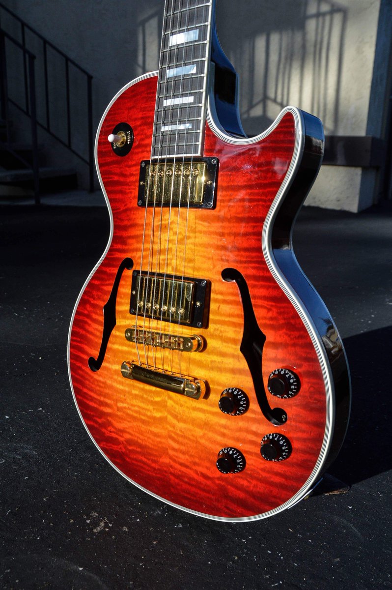 The flame on this '97 LP Custom Florentine burns brighter than a thousand suns 🔥🔥🔥 Available in store and online.
#flametopfriday #gibsunday #gibson #lespaul #lespaulshowcase #hollowbody #semihollow #flametop #guitarshowcase