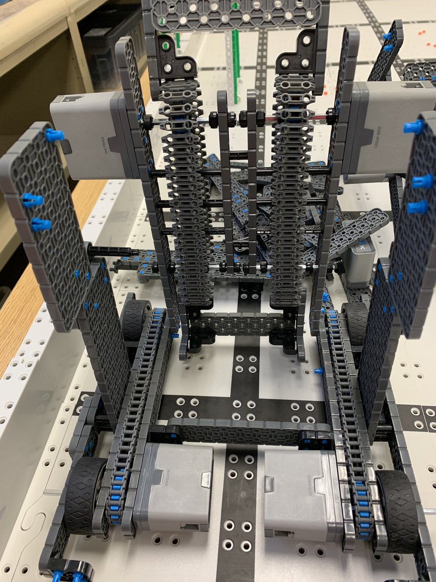 gf_vex's tweet photo. After three weeks of ball lift development, we are hoping this version will work. Will it be ready for competition, we don’t know? #NeedMoreBuildTime #ThinkDoTest #WestWolves @TheOstgarden https://t.co/XN1v811qGd