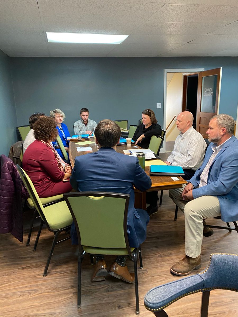 owen_chamber's tweet photo. Chamber, along with Judge Ellis, Mayor Gaines &amp; Tourism Director Holly Bowling met with the Small Business Administration and the Northern Ky Career Center on Wednesday. Both organizations have several benefits for new businesses as well as existing ones. Watch for more updates! https://t.co/LutJPfeAPr