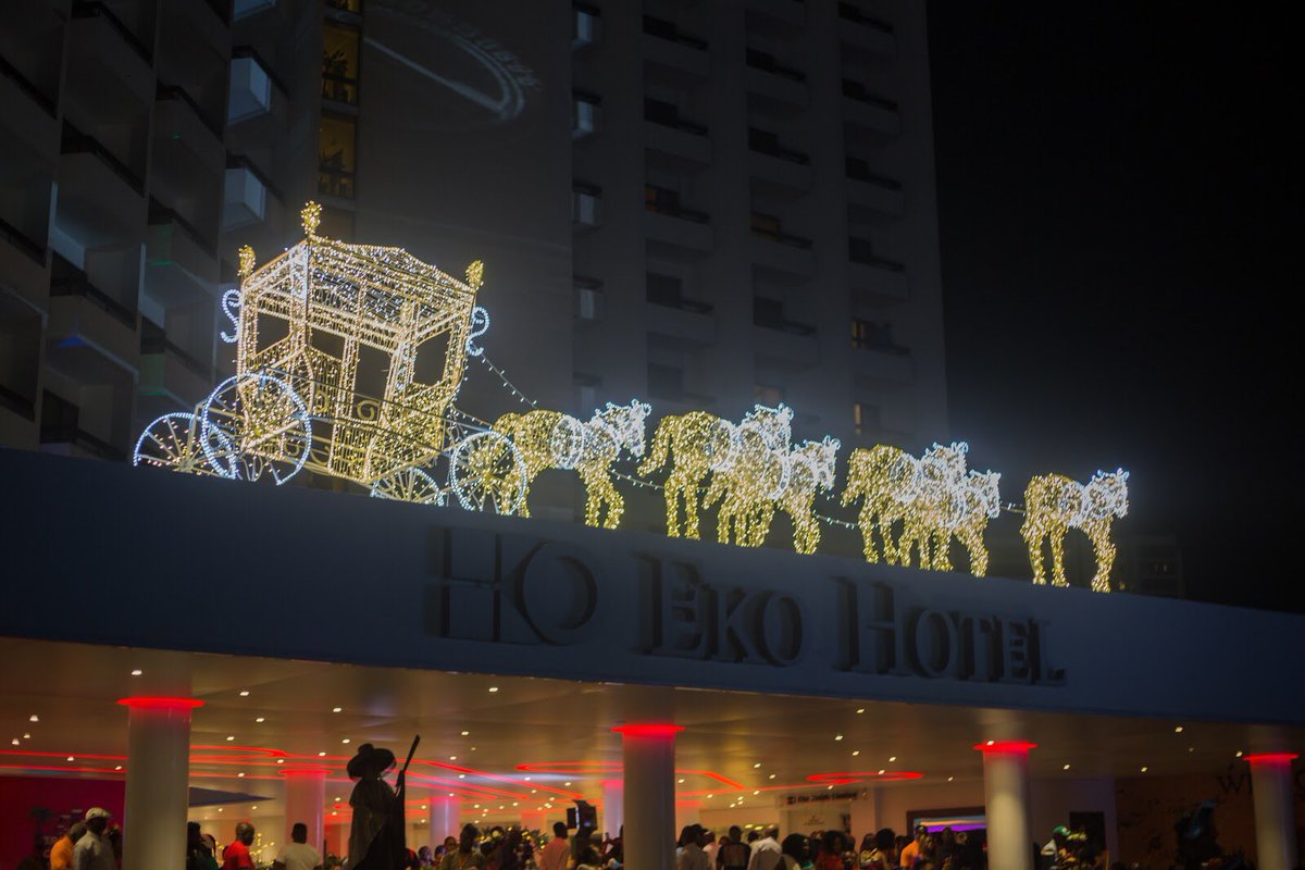 EkoHotels's tweet photo. Tropical throwback to Santa's carriage at our Light Up Ceremony.
#ekohotels #lightupEko #tropicalchristmaswonderland #tropicalthrowback
#thursdayvibes https://t.co/b0QOKqAt03