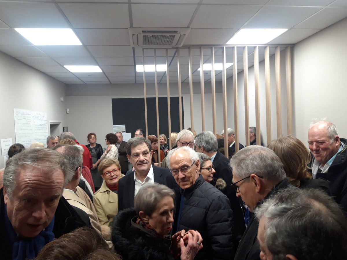 GG_Guerin's tweet photo. Enormément de monde ce soir à l'inauguration de la permanence de campagne @ERLOMBERTIE il faut pousser les murs!!! La ferveur est au rendez-vous, 1 seul mot d'ordre MOBILISATION! @limogesaucoeur #Lombertie2020 #Municipales2020 #Limogesaucoeur https://t.co/Ke8jtUjtFk