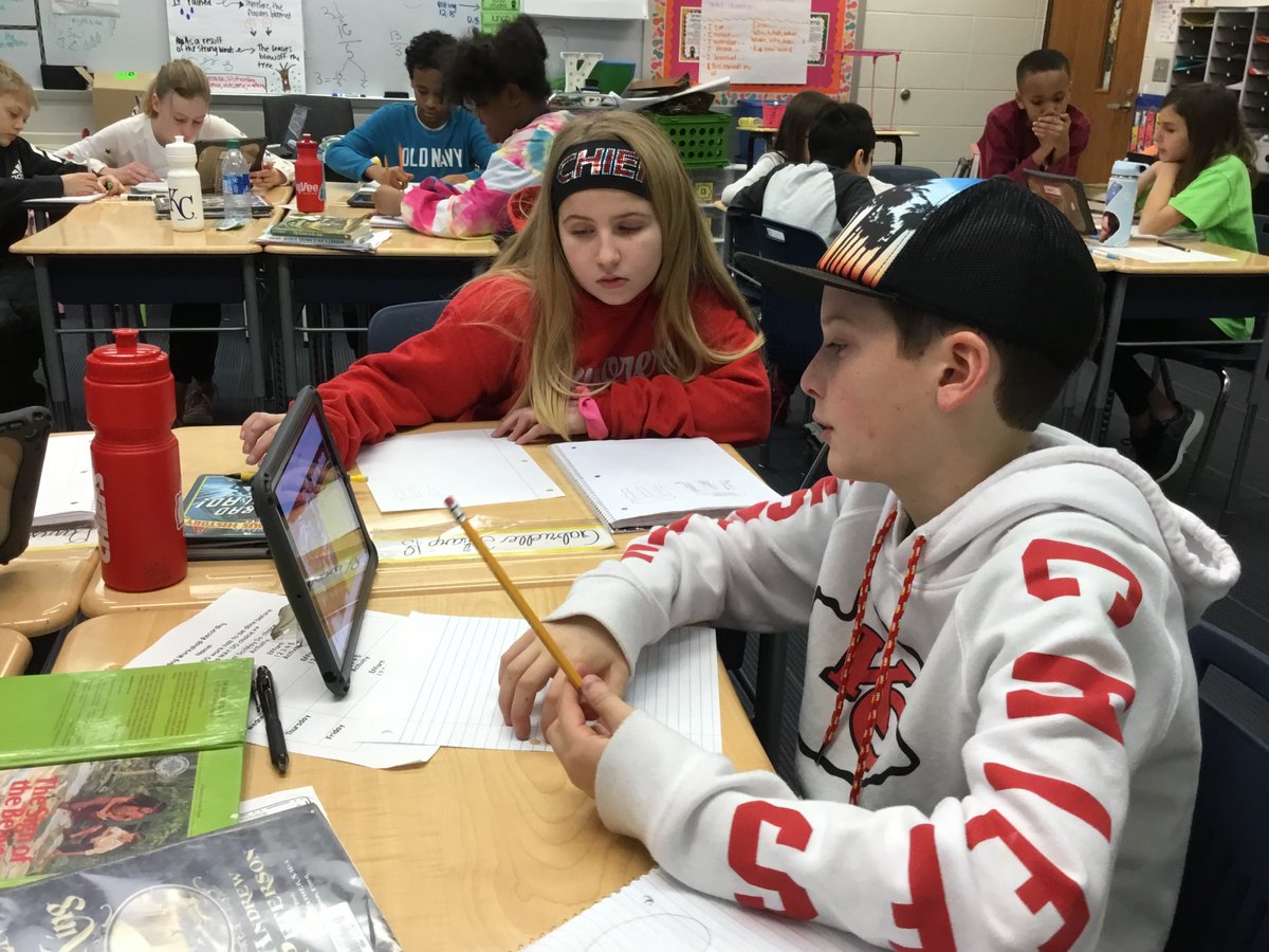 These <a href="/Chiefs/">Kansas City Chiefs</a> fans are reading about the team in preparation for the Super Bowl this week! (And determining the main idea and key details while they’re at it 😉)  <a href="/wgexplorers/">wgexplorers</a> #myolatheschools #big3