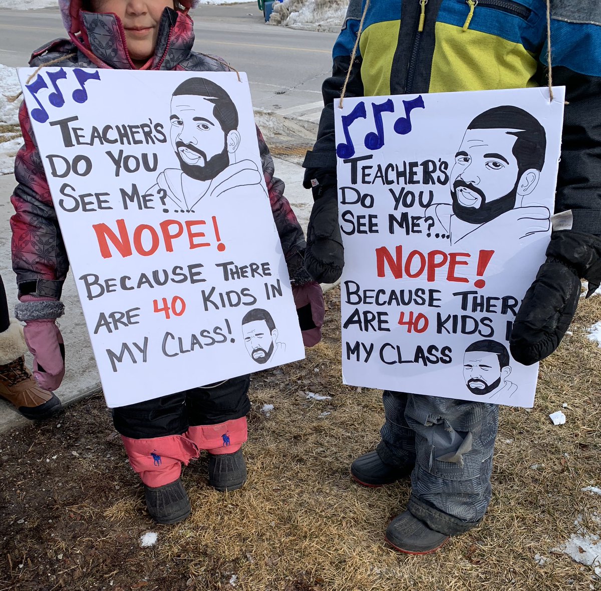 MissSpena's tweet photo. We had some of the cutest supporters with the best signs come out this morning! #CutsHurtKids #EducationMatters #ClassSizesMatter #ETFOStrong @ETFODurham @ETFOeducators @etfopresident @Drake https://t.co/VPvjsCrzcm