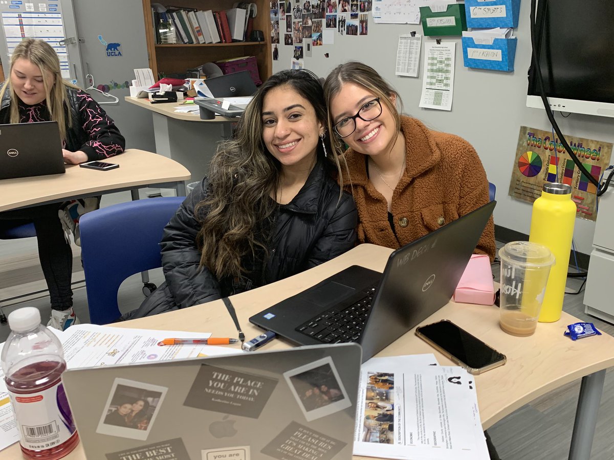 Julie Zalla tweet media