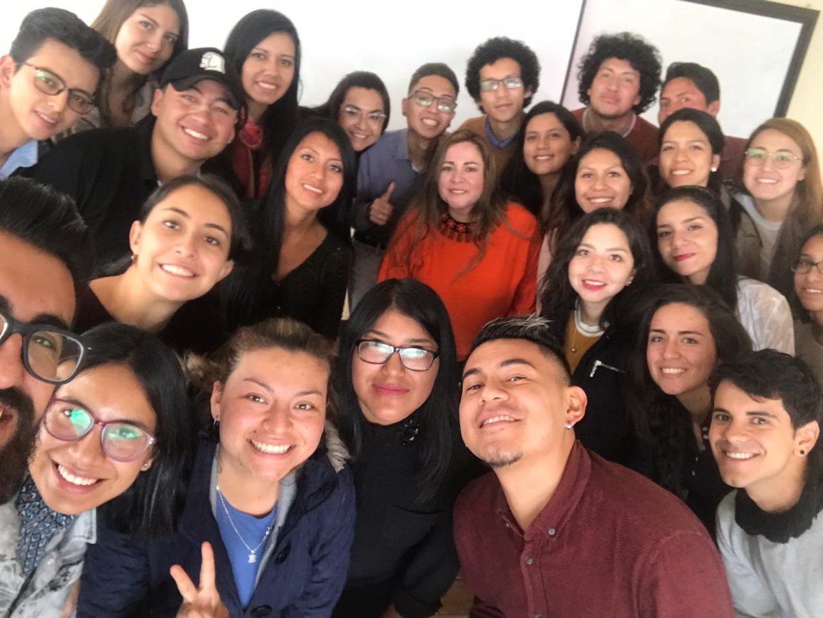 Este fue el conversatorio junto a <a href="/karyandradegil/">Karina Andrade Gil</a> <a href="/Natali_Angulo_M/">Natalia Angulo Moncayo</a> en #LaClase <a href="/ucefacso/">FACSO - UCE</a> <a href="/lacentralec/">Universidad Central del Ecuador</a>