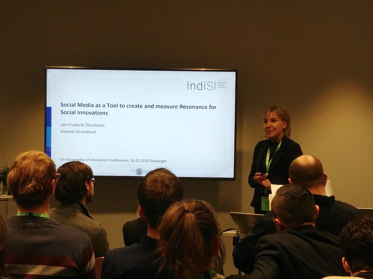 SannaOjanpera's tweet photo. Great start into the Big Data Sources &amp; Methods stream at #geoinno2020 w @innogeo @algorithm87 Burcu Ozgun @TBroekel @ThurmannJan &amp; Simone Strambach looking into digital social data &amp; #ML. As @innogeo put it: “Welcome to big data in a small room" 😊 Two more sessions tomorrow! https://t.co/lu0N848xmW