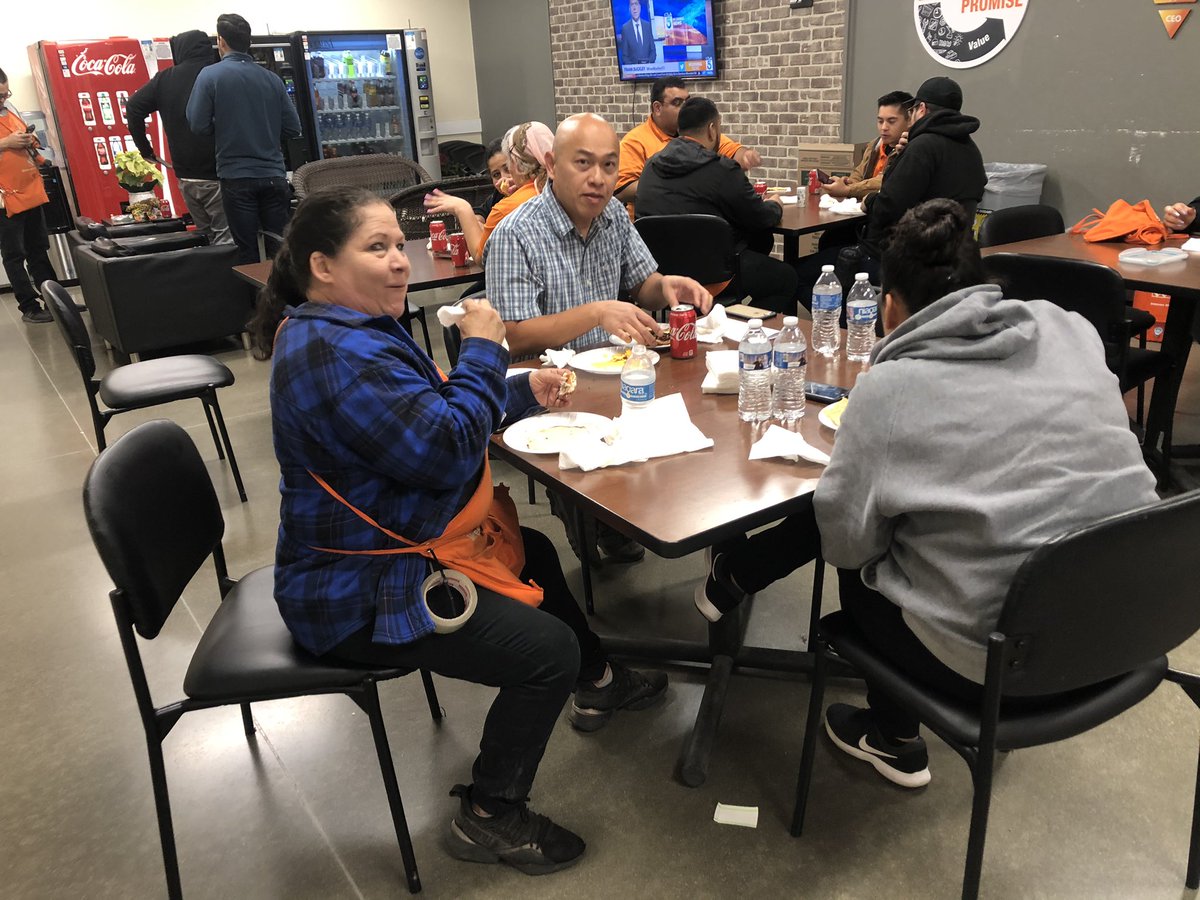 WCHomeDepot's tweet photo. SAFETY!!! SAFETY!!!SAFETY!!!! TODAY WE CELEBRATE 278 DAYS OF SAFETY GREAT JOB GUYS HEADING IN THE RIGHT DIRECTION!! #workingsafe #storebbq #beststoreever #8463 #278daysofsafety #District26 https://t.co/51uq8iDScp