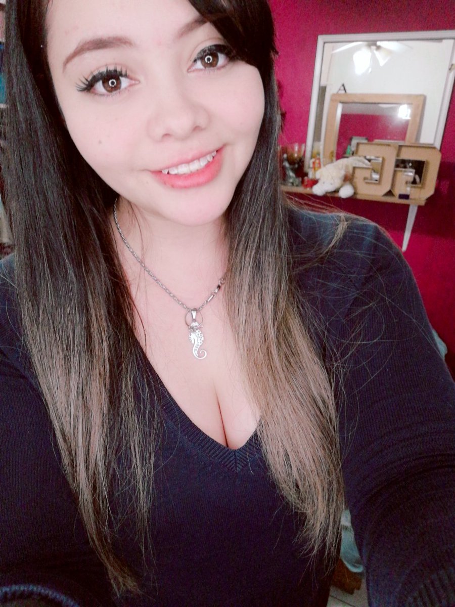 gabeegaming's tweet photo. Makeup vs no makeup y recién levantada
Si doy el cambiazo, por eso les digo que nadie me debería ver recién levantada jajaja https://t.co/AnBDnfIBUf