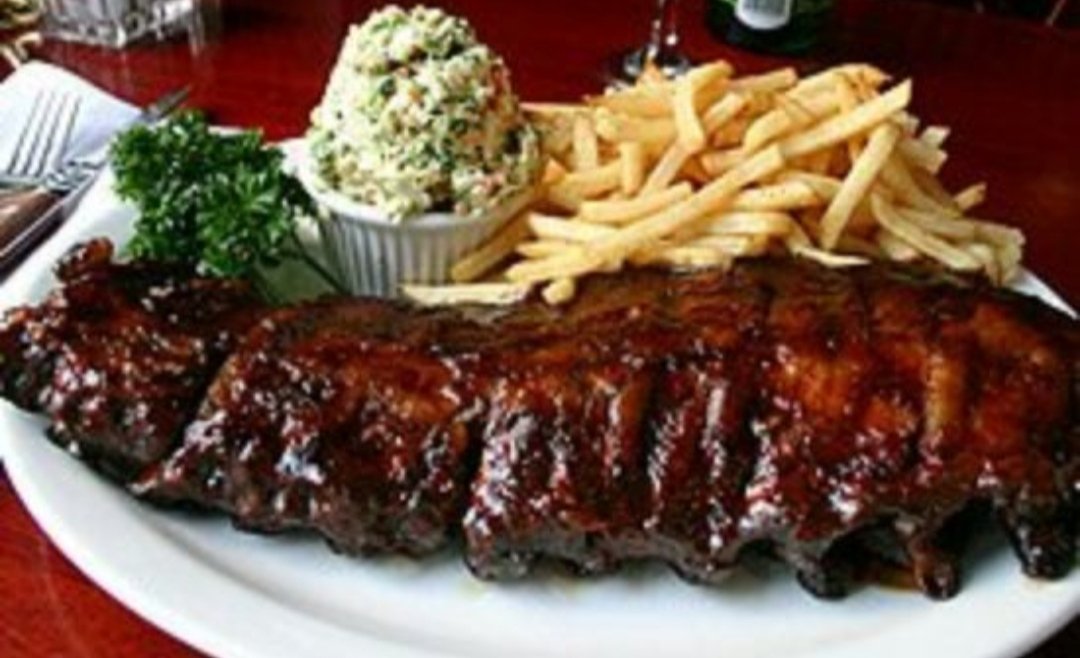 SimmerDownCIH's tweet image. Thank you Baton Rouge on Albert for the beauty lunch!!! #Ribs @TSN1200 #WheelOfMeat