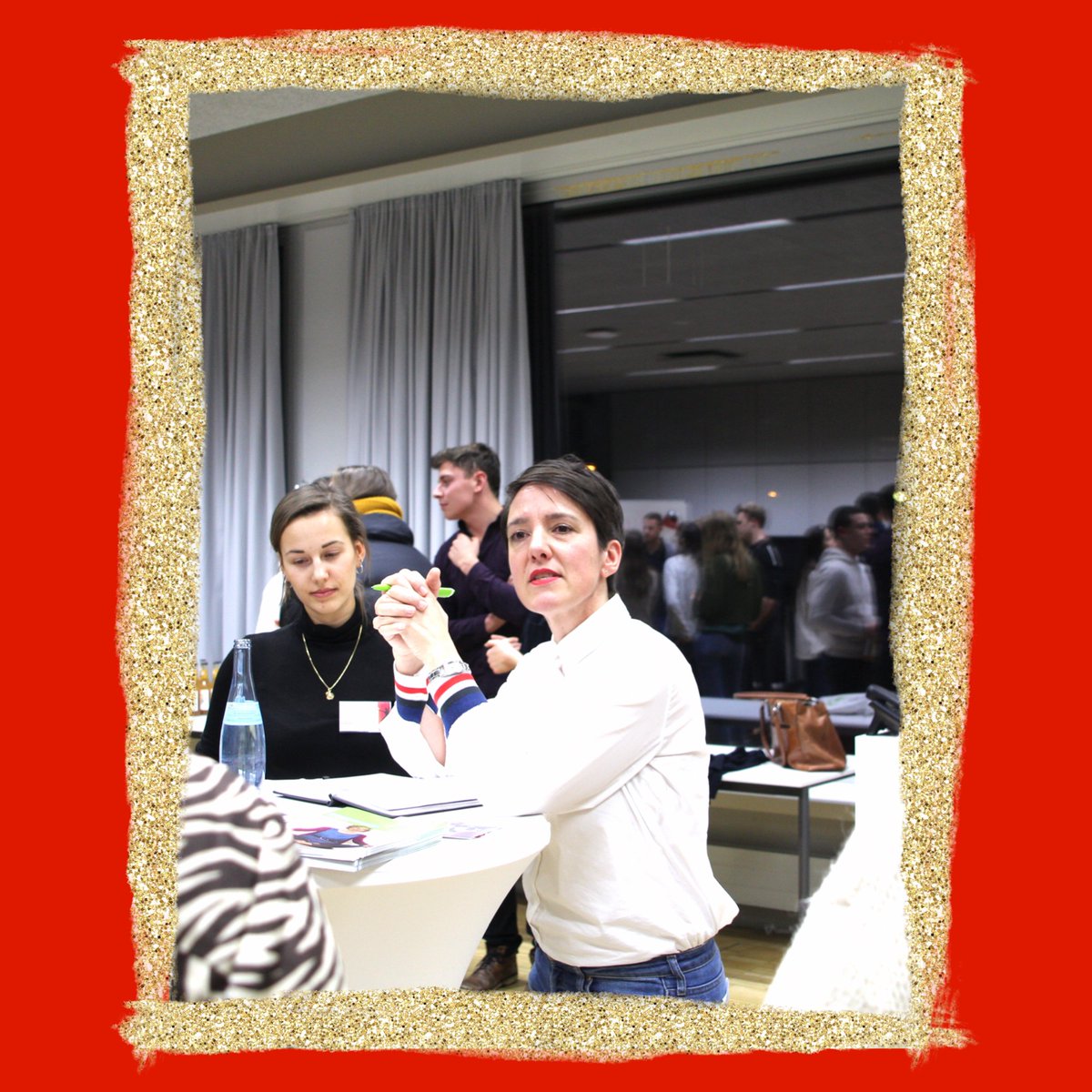 Ihr Lieben, das Semester neigt sich dem Ende zu und unsere Veranstaltungsreihe „Kommunikation mit Haltung“ hatte letzten Donnerstag mit tollen Referenten ihren krönenden Abschluss. Wir danken Euch für euer zahlreiches erscheinen und unseren Referenten für die spannenden Vorträge.