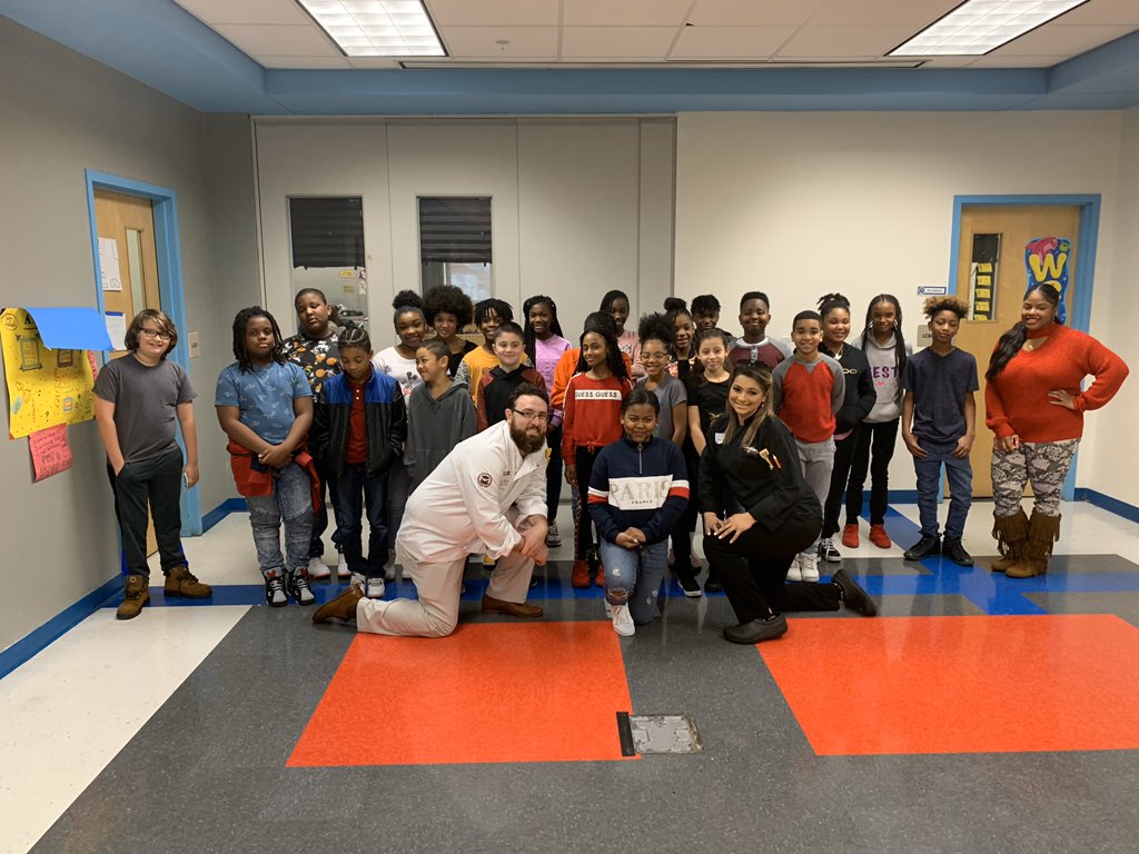 AndrewsPreK8's tweet photo. Ms. Shipley's class wrote expository essays on the topic, "What is your favorite restaurant and why?" One student wrote her essay on Cheddars, in NN. Her mom sent the essay to Cheddars. 2chefs from the restaurant came w/gifts for the student &amp; honey butter croissants for class. https://t.co/8hSEVDIFoV