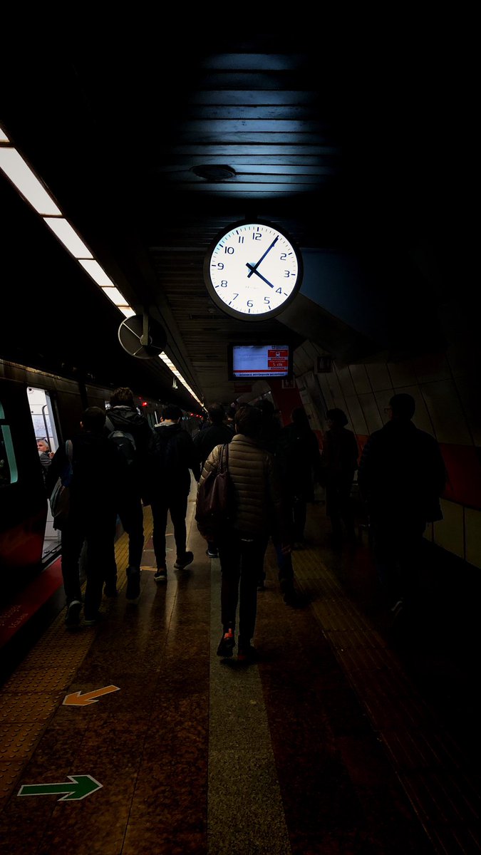 -

" ما زالت الحياة مستمرة ، وقطارات الحياة لا تتوقف ،  العابرون لا يتكررون .. والراحلون لا يعودون 🍂..

-

#سنابي ✨