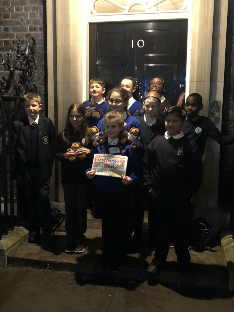 What a fascinating afternoon <a href="/10DowningStreet/">UK Prime Minister</a> with <a href="/First_News/">First News 🗞️❤️💙</a> and <a href="/StMichaelsBucks/">StMichaelsBucks</a> young reporters Ben and Naomi putting questions to <a href="/BorisJohnson/">Boris Johnson</a> on young people’s futures after #Brexit