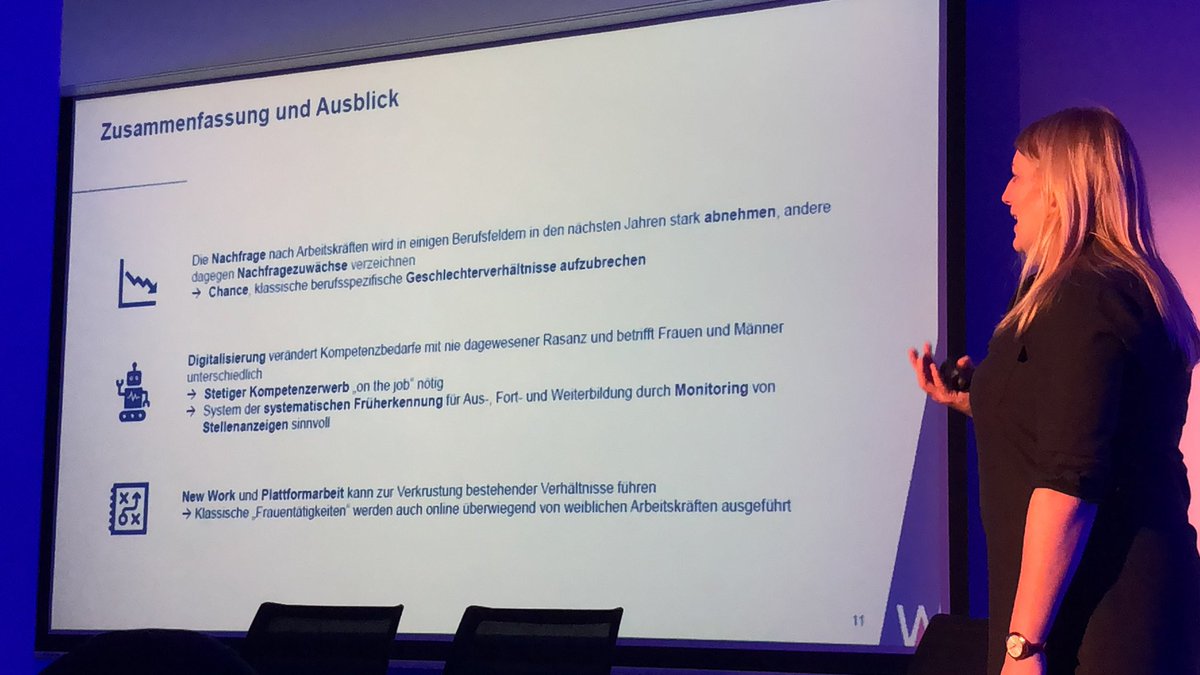 Molzberger's tweet image. Für Dr. Julia Hoffmann vom @WifOR_Institute ist das Thema Bildung auch weiterhin das zentrale Thema! Gerade mit Blick auf Digitalisierung! #GDWinSTR