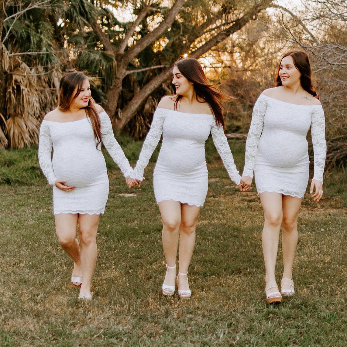 Rhi_Marie17's tweet image. Sharing my pregnancy with my two sisters has by far been the greatest experience ever. Our babies will be able to grow up together like we did 💖💖💙 #Pregnantsisters