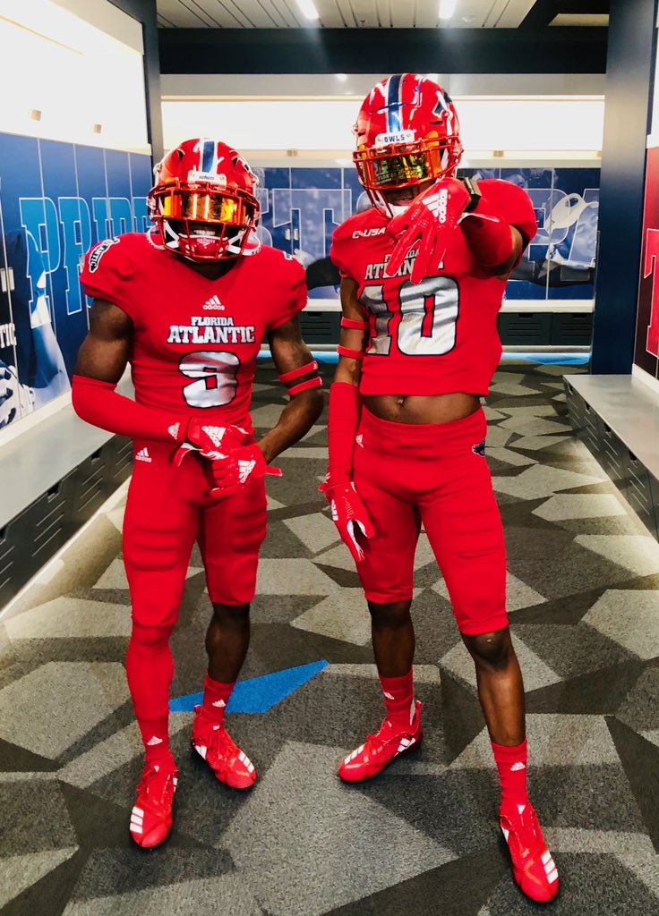 theregoes_1's tweet photo. Blessed to receive my first offer from Florida Atlantic University‼️🔴🔵@CoachWoodie @CoachTaggart @FAU_Football  @247Sports @247recruiting #winninginparadise #goowls https://t.co/ZCLOHuRqNi