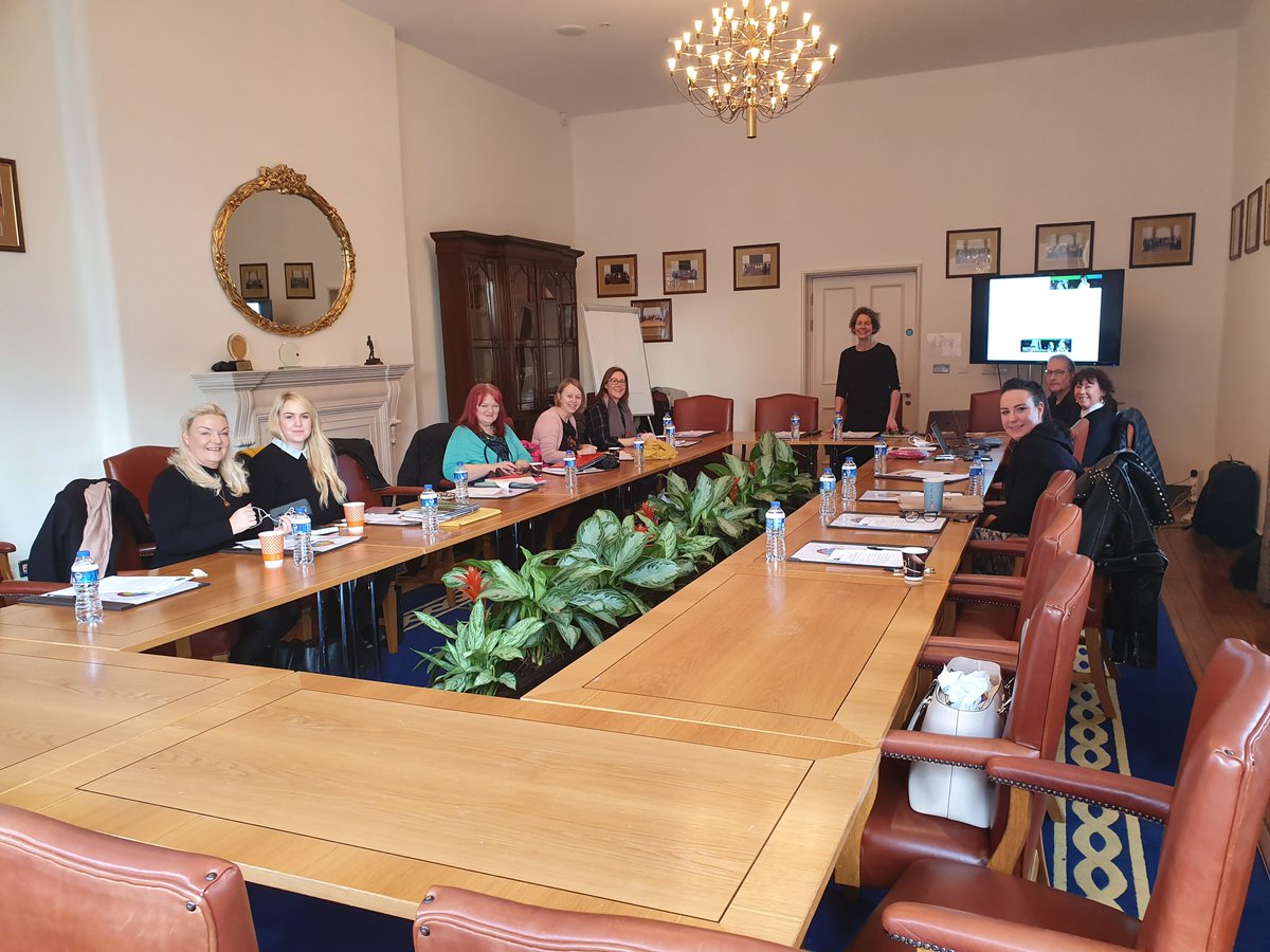 CoolmineTC's tweet photo. Our Trainee PuP (Parents under Pressure) Therapists at their Case Review. Honoured by the attendance of PuP developers Prof. Sharon Dawe &amp; Dr Paul Harnett. For info on PuP Training contact joanne.kershaw@coolminetc.ie. #ParentsUnderPressure #FamiliesFacingAdversity #HiddenHarm https://t.co/SfPhT0a6Sf