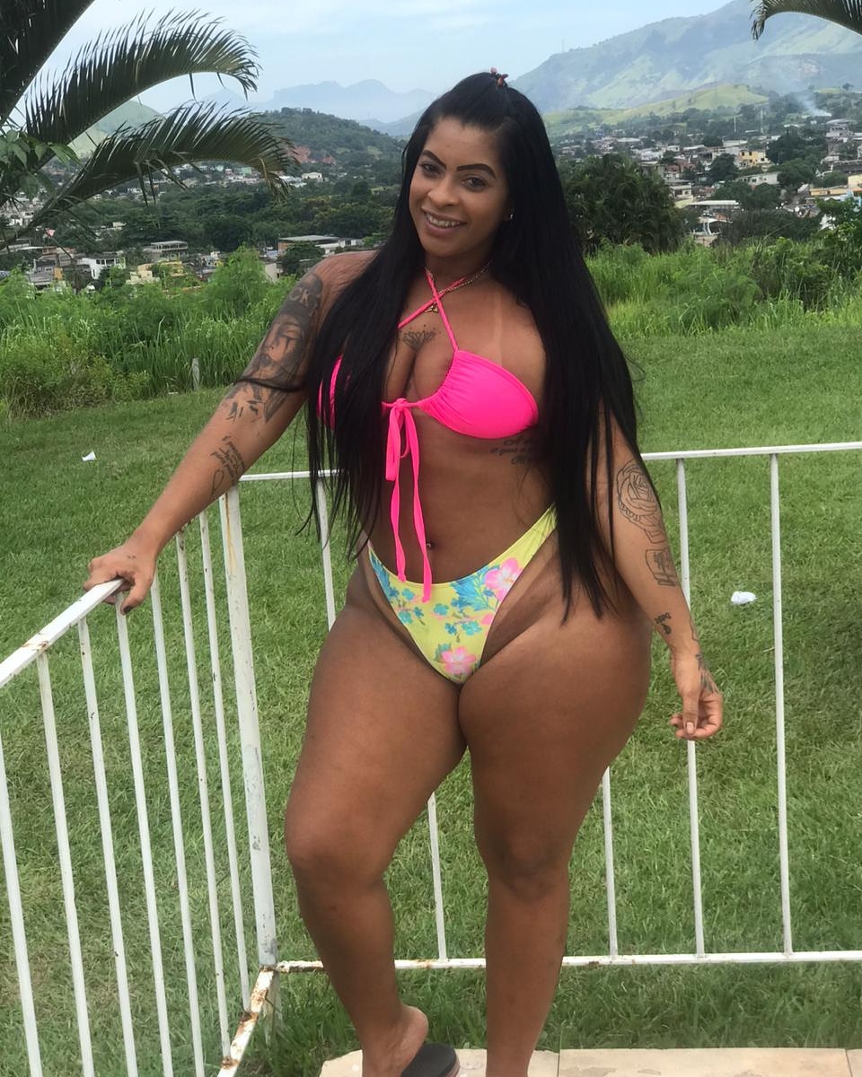 FL_Latifah's tweet photo. Ela não tem juízo, ou se já teve hoje não tem mais 🍃🎶 https://t.co/TA1t7WO4LS